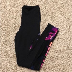 VS Pink Dark Bloom Leggings
